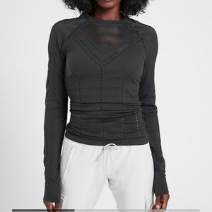 NWT Athleta Oxygen Top | black | size S